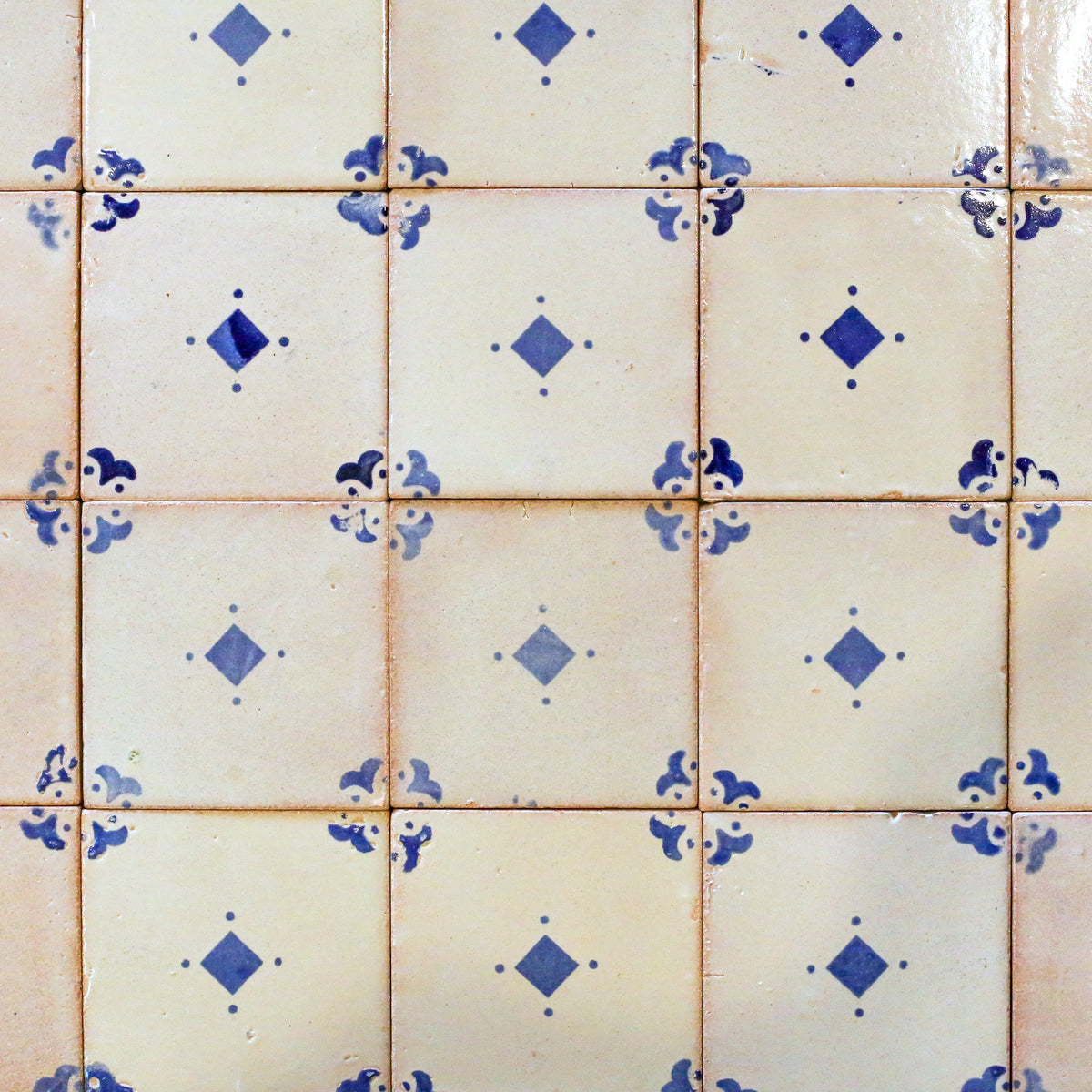 Amano Caja Azul by Tiles of Ezra