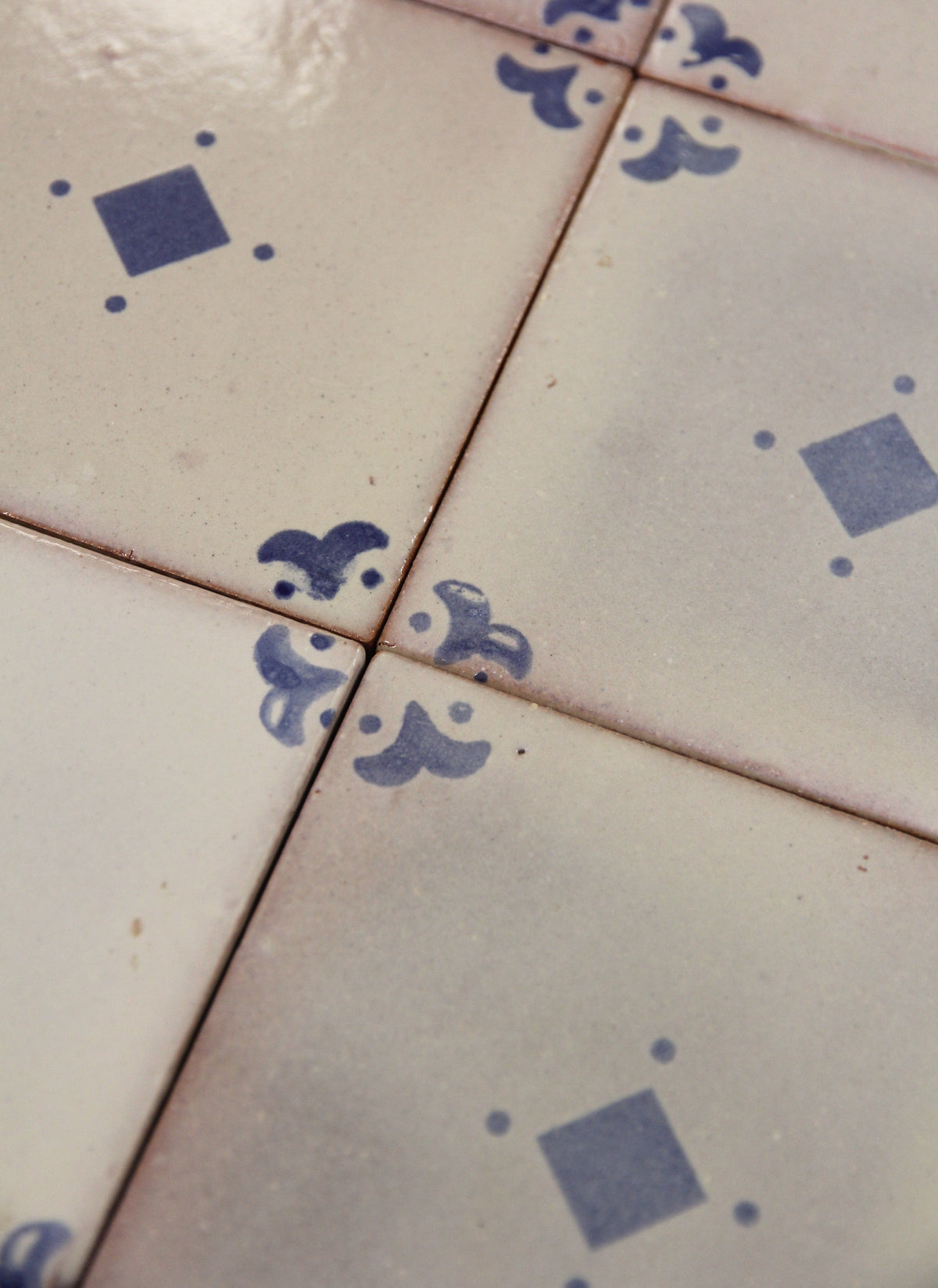 Amano Caja Azul by Tiles of Ezra