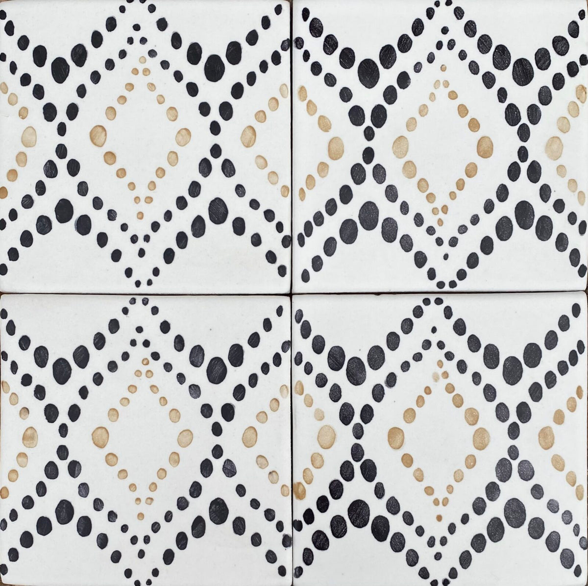 Loggia 4 by Tabarka Studio