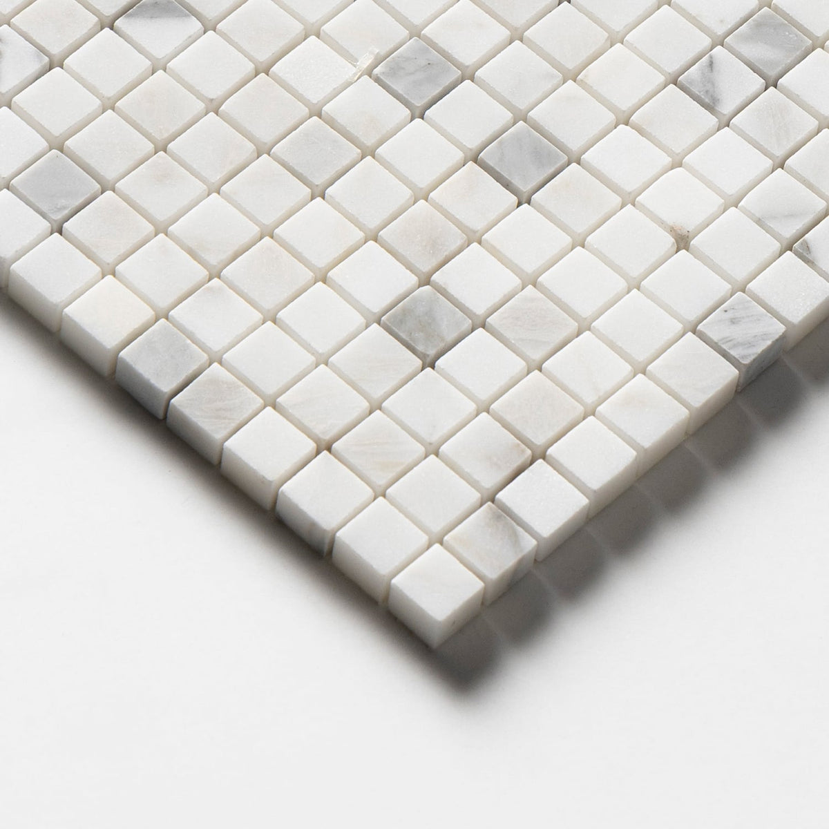 Calacatta Gold Honed 5/8x5/8 Marble Mosaic — 12 × 12 × 3/8 in