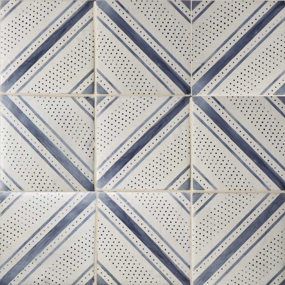 Rue des Rosiers 14 by Tabarka Studio