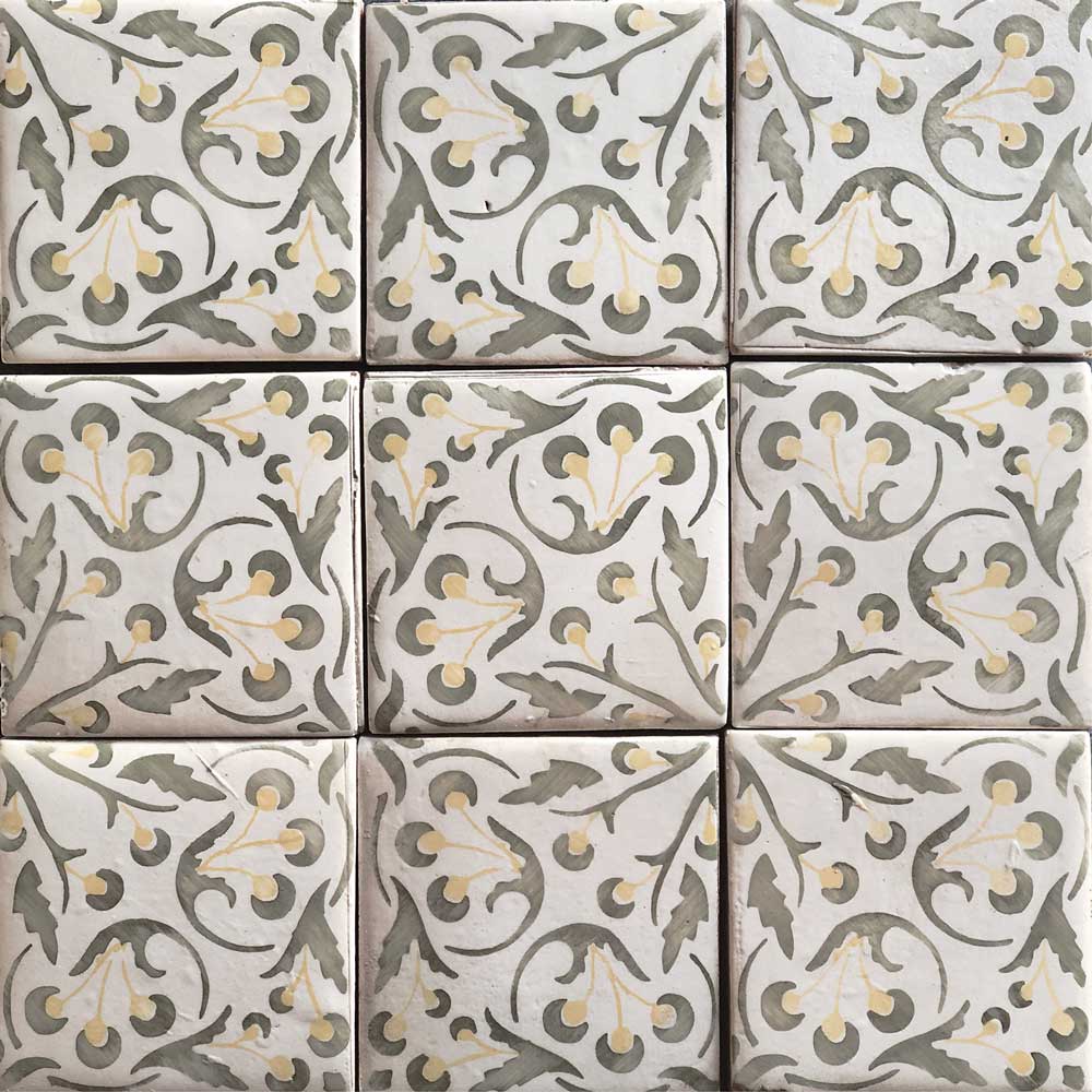 Rue des Rosiers 22 by Tabarka Studio