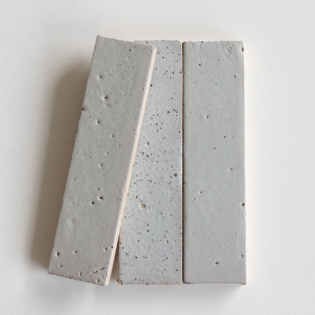 Tierra Linear Nieve Punto by Tiles of Ezra