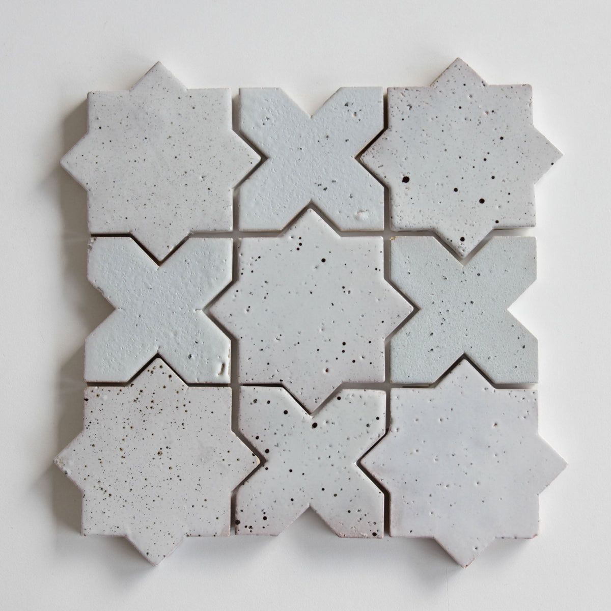 Tierra Estrela Nieve Punto by Tiles of Ezra